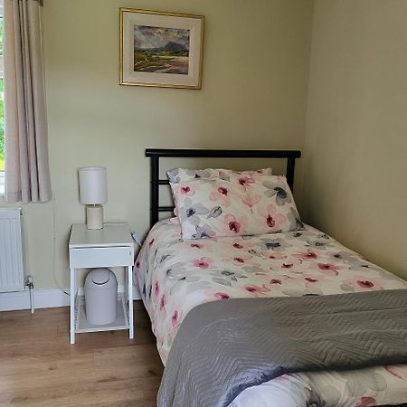 Dungloe Lakeside Lodging Apartment Екстериор снимка