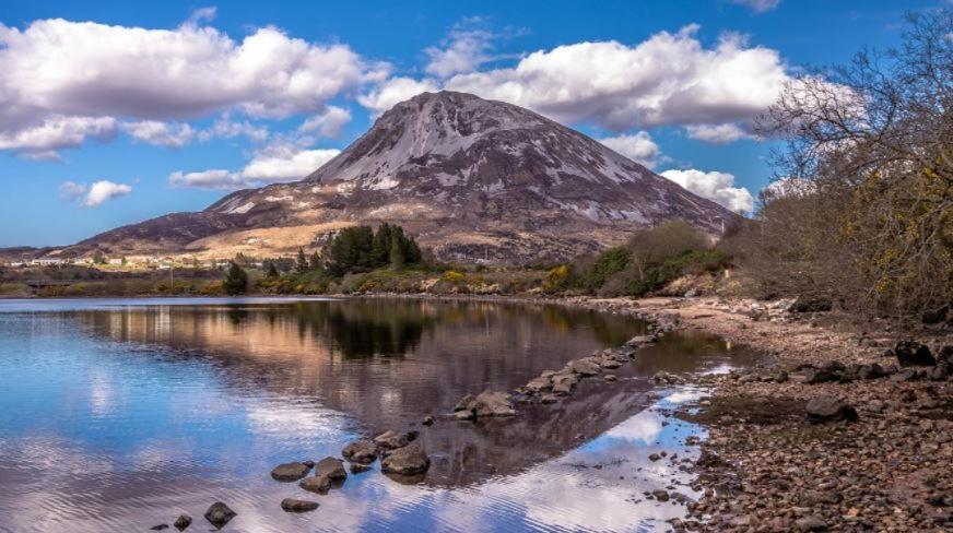 Dungloe Lakeside Lodging Apartment Екстериор снимка