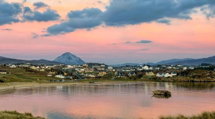 Dungloe Lakeside Lodging Apartment Екстериор снимка